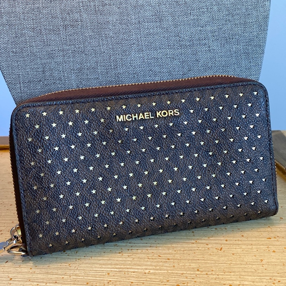 Michael Kors Jet Set Perforated MK Signature Smartphone Wallet in Brown